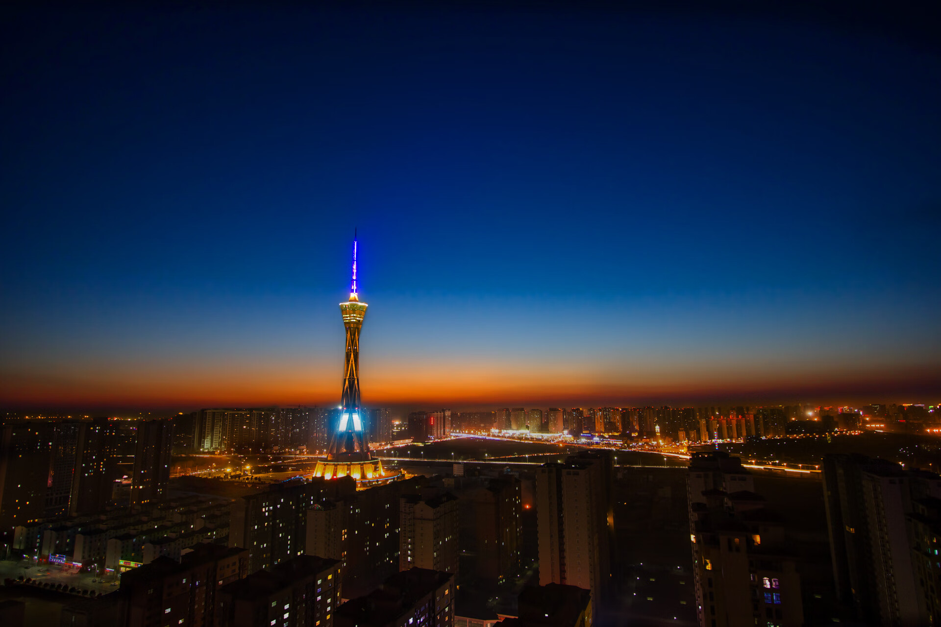 开yun官网-“滑轮赛场热力四射，成都滑轮中心新星闪耀赛场”
