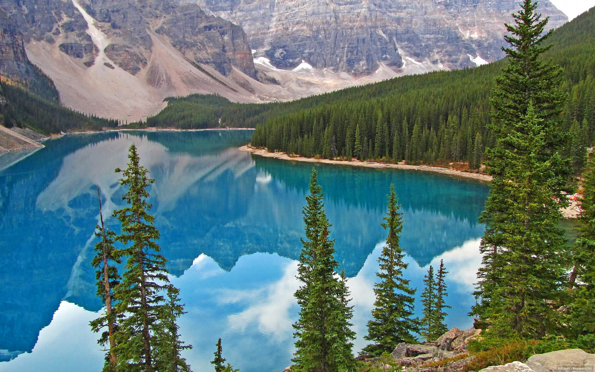 女子篮球青训基地全面提升设施建设,女子篮球训练营